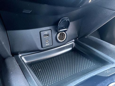 Used 2014 Nissan Rogue SV w/ SV Moonroof Package FWD image 35