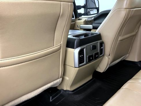 Used 2019 Ford F250 Lariat w/ Chrome Package AWD/4WD image 21