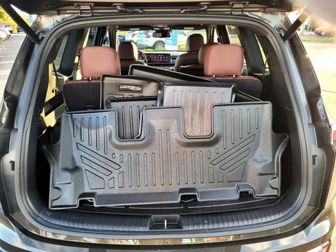 Used 2023 Kia Telluride EX image 17