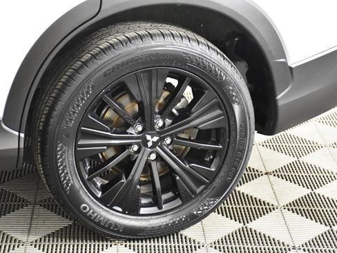 Used 2022 Mitsubishi Eclipse Cross LE image 49