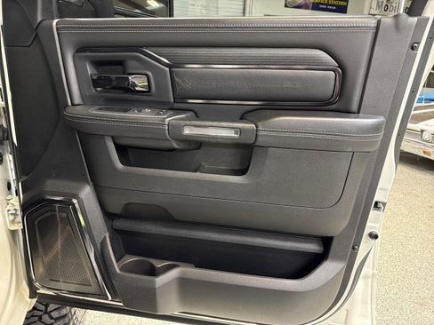 Used 2024 RAM 2500 Limited image 64