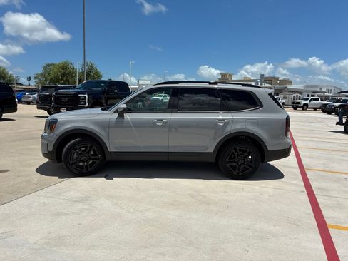 Used 2025 Kia Telluride EX X-Line AWD/4WD image 4