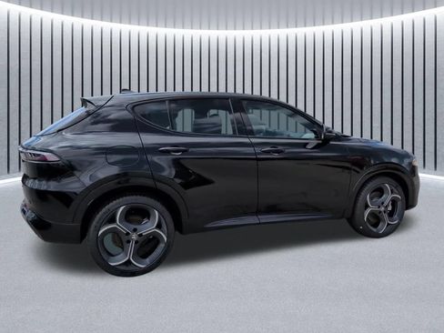 Used 2026 Alfa Romeo Tonale w/ Black Premium Package AWD/4WD image 7