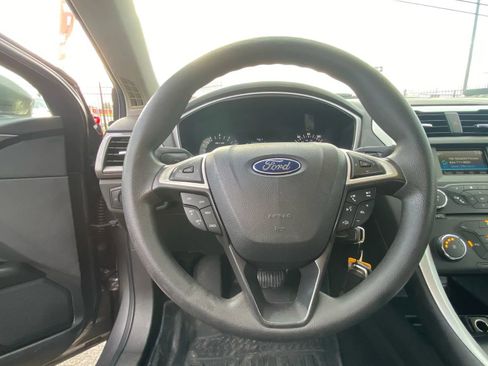 Used 2014 Ford Fusion SE FWD image 8