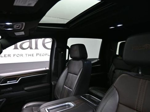 Used 2022 Chevrolet Silverado 1500 High Country w/ High Country Premium Package image 17