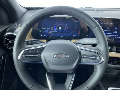 New 2025 Chevrolet Equinox ACTIV w/ Safety and Technology Package