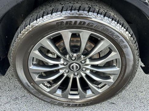 Used 2024 Nissan Armada Platinum w/ Captain's Chairs Package image 28