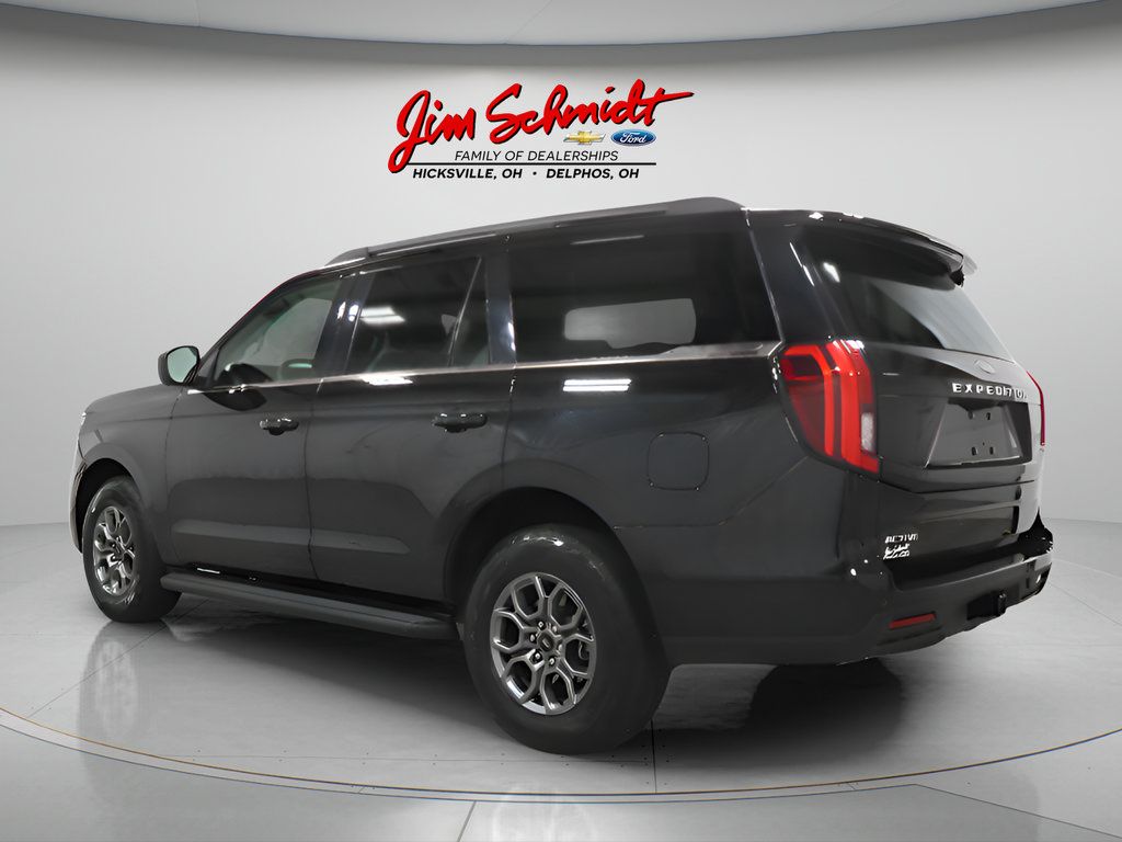 Used 2025 Ford Expedition Active AWD/4WD image 7