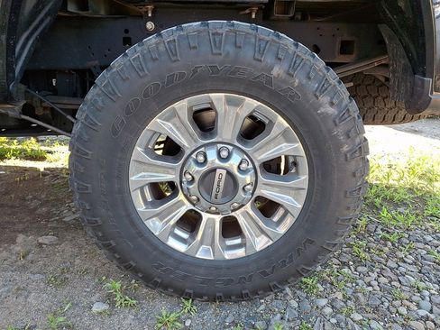 Used 2019 Ford F250 XLT w/ XLT Premium Package AWD/4WD image 8