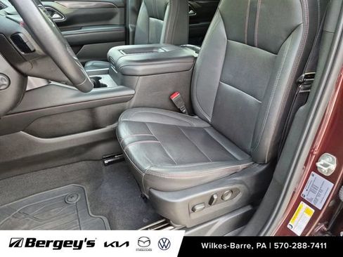 Used 2022 Chevrolet Tahoe RST w/ Luxury Package AWD/4WD image 12
