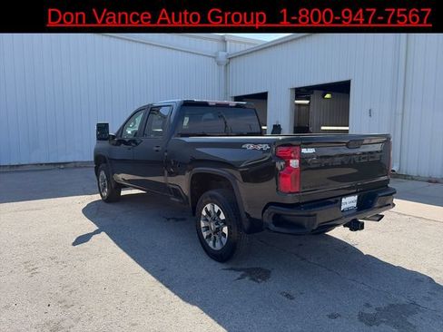 Used 2022 Chevrolet Silverado 2500 Custom w/ Custom Value Package AWD/4WD image 3