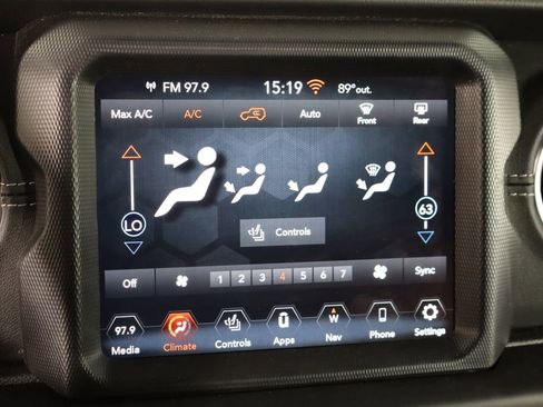 Used 2023 Jeep Wrangler Unlimited Sahara w/ Cold Weather Group AWD/4WD image 30