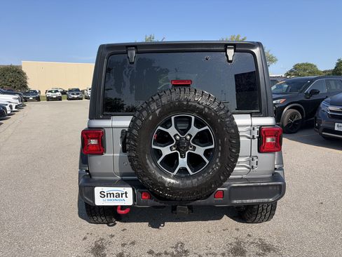 Used 2019 Jeep Wrangler Unlimited Rubicon w/ LED Lighting Group AWD/4WD image 6