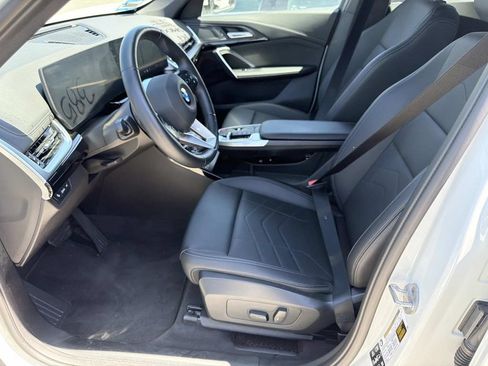 Used 2025 BMW X1 xDrive28i AWD/4WD image 14