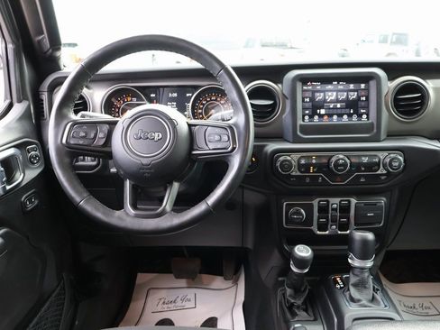 Used 2022 Jeep Gladiator Sport image 18