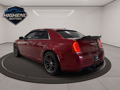 Used 2014 Chrysler 300 w/ Driver Convenience Group image 4