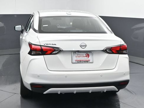 Used 2025 Nissan Versa SV w/ Trunk Package FWD image 6