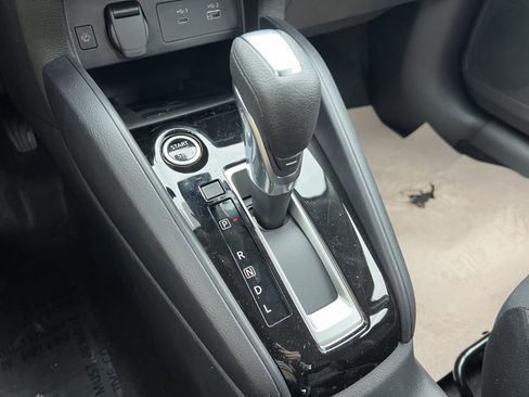 New 2025 Nissan Versa SR image 22