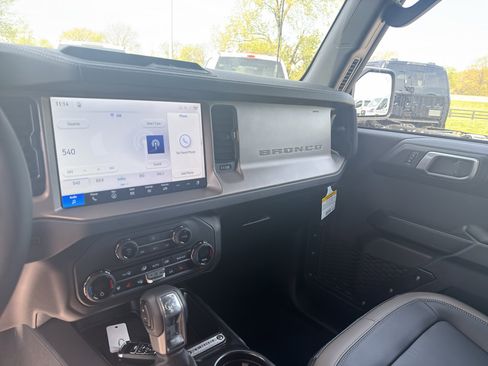 New 2026 Ford Bronco Outer Banks AWD/4WD image 11
