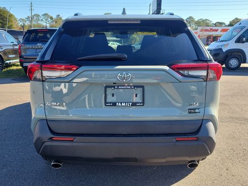 Used 2020 Toyota RAV4 XLE image 5