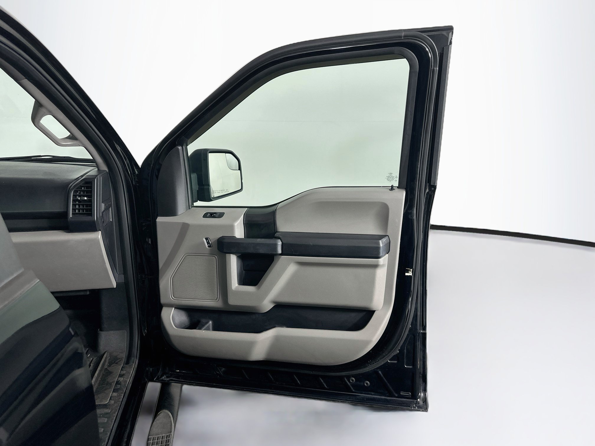 Used 2017 Ford F150 XL w/ Equipment Group 101A Mid RWD image 30