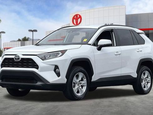Used 2021 Toyota RAV4 XLE FWD image 11