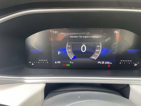 New 2026 Volkswagen Taos SE FWD image 23