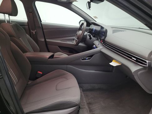 Used 2023 Hyundai Elantra SEL w/ Convenience Package FWD image 21