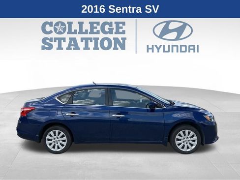 Used 2016 Nissan Sentra SV FWD image 2