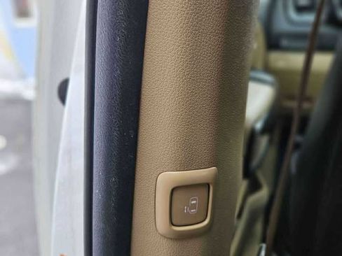 Used 2018 Kia Sedona EX image 13