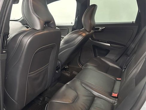Used 2017 Volvo XC60 T6 R-Design w/ Climate Package image 30