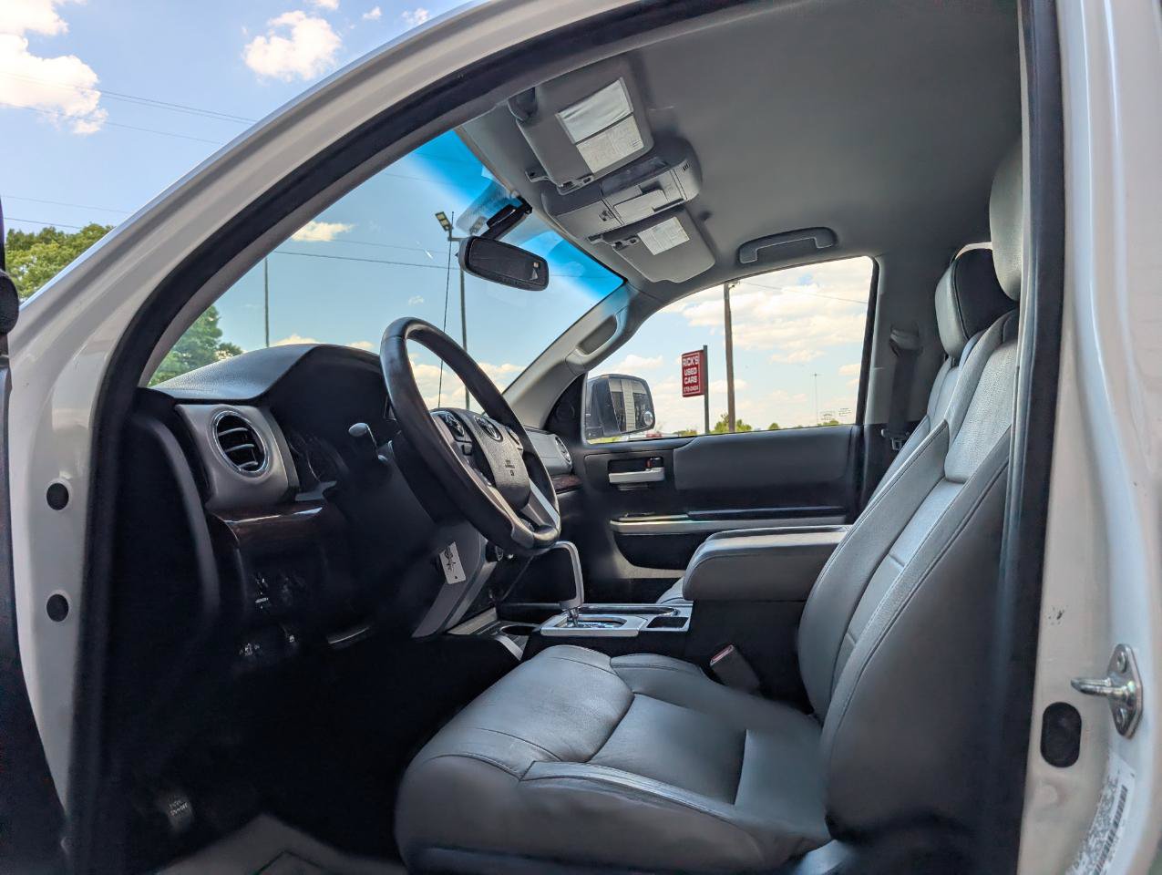 Used 2014 Toyota Tundra Limited w/ Limited Premium Package AWD/4WD image 13