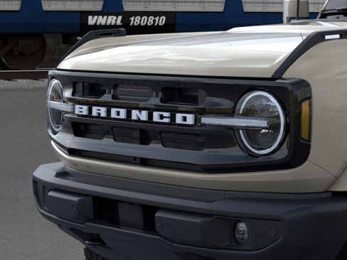 New 2026 Ford Bronco Outer Banks AWD/4WD image 17