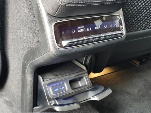 Certified 2025 Mercedes-Benz GLS 450 4MATIC image 17