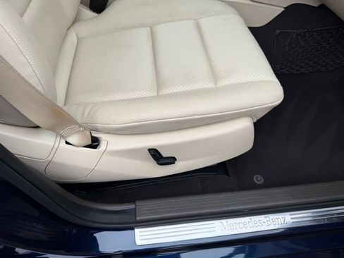 Used 2015 Mercedes-Benz GLK 350 4MATIC image 39