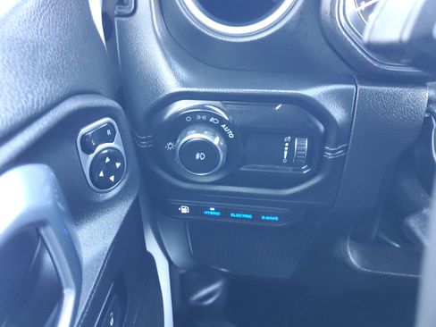 Used 2024 Jeep Wrangler High Altitude image 12