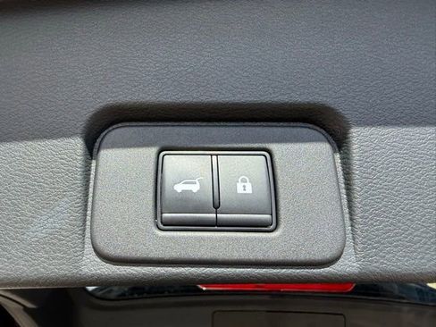 Used 2024 Nissan Rogue SV image 37