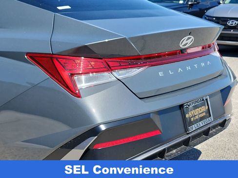 Certified 2025 Hyundai Elantra SEL FWD image 11