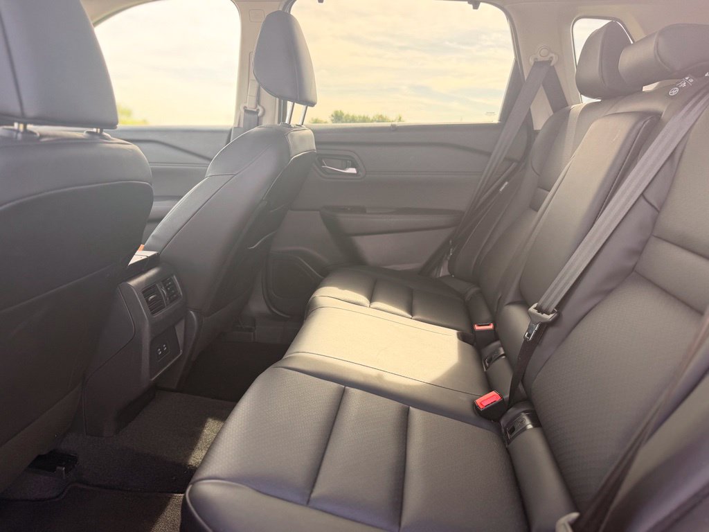 Certified 2026 Nissan Rogue SV w/ SV Premium Package AWD/4WD image 11
