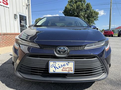 Used 2023 Toyota Corolla LE w/ Carpet Mat Package (TMS) FWD image 4