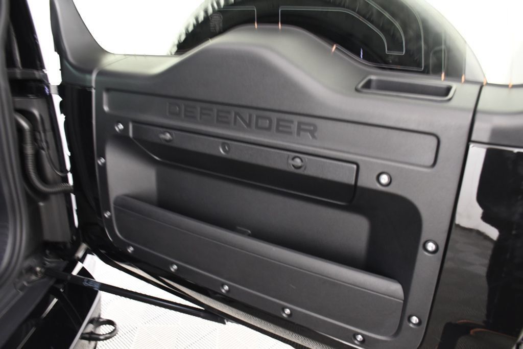 Used 2024 Land Rover Defender 130 X AWD/4WD image 25