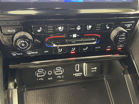 Used 2023 Jeep Grand Cherokee 4WD 4xe w/ Luxury Tech Group II image 24