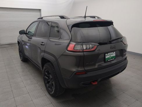 Used 2019 Jeep Cherokee Trailhawk w/ Cold Weather Group AWD/4WD image 5