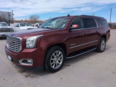 Used 2020 GMC Yukon XL Denali AWD/4WD image 2