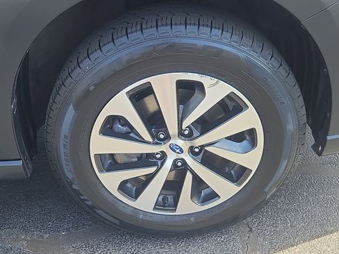 Used 2023 Subaru Outback Premium AWD/4WD image 29
