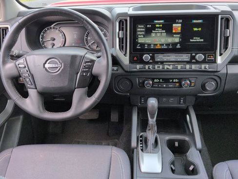 Certified 2025 Nissan Frontier SV w/ SV Convenience Package RWD image 30