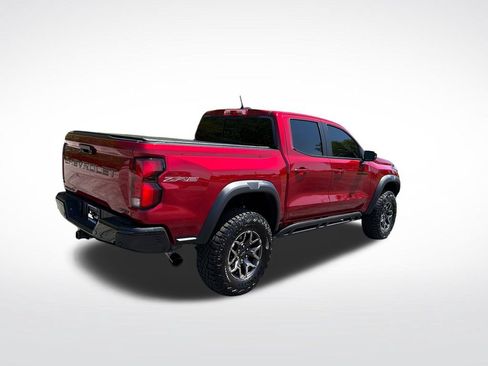 Used 2025 Chevrolet Colorado ZR2 w/ Technology Package AWD/4WD image 6