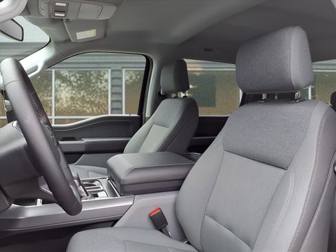 New 2025 Ford F150 Lightning XLT image 9