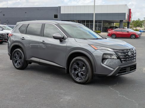 New 2026 Nissan Rogue SV FWD image 2