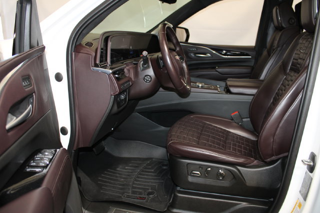 Certified 2022 Cadillac Escalade ESV Premium Luxury Platinum AWD/4WD image 7